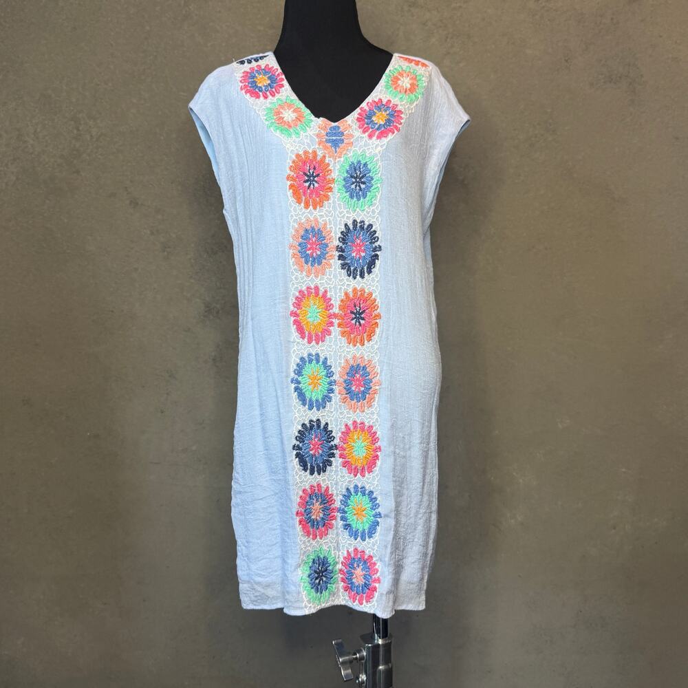 ✨ THML Embroidered Floral Shift Dress — Size Small ✨ 60% Rayon / 40% Polyester